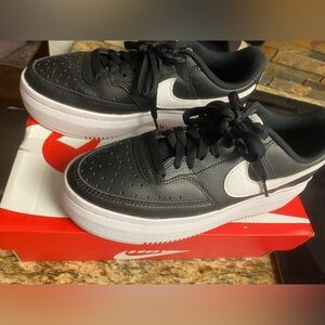 Nike Court Vision Alta